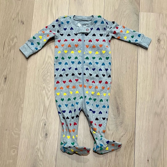 Primary Other - NWOT Primary Baby Newborn Infant Rainbow Hearts Zip Up Footie Pajamas